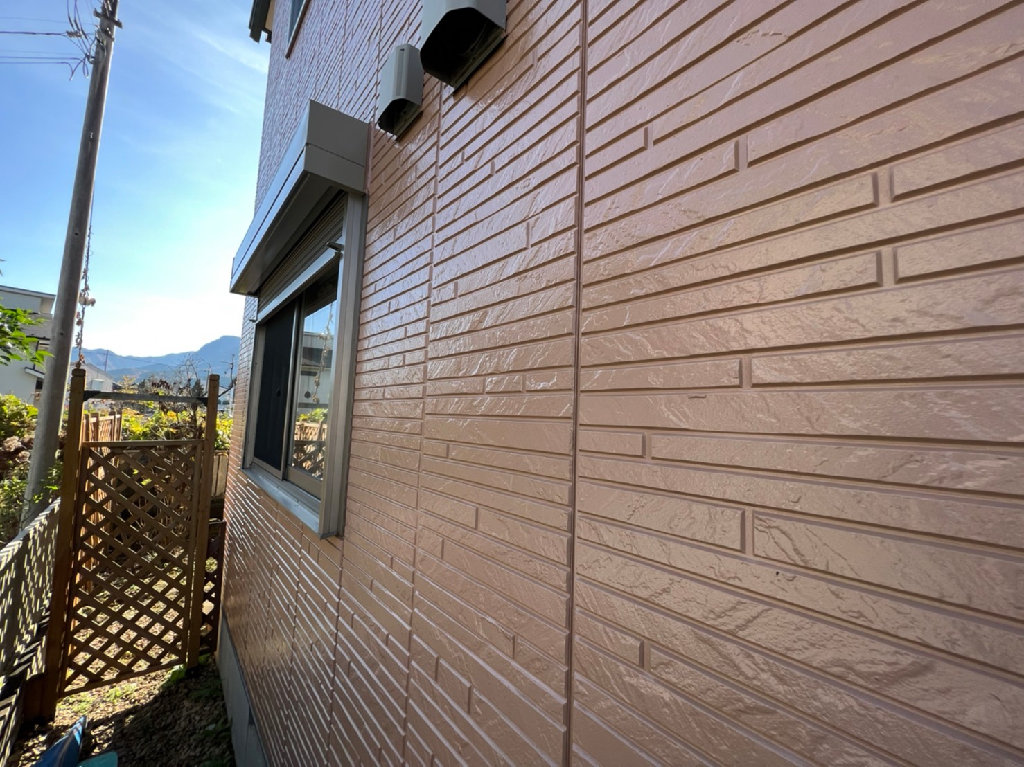 外壁塗装 屋根上葺き工事 劣化　外壁
外壁リフォーム　塗り替え　